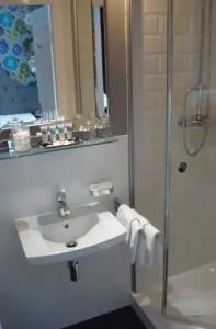 Sir & Lady Astor - 7