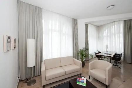 Burns Art Apartments - 18