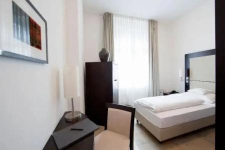 Burns Art Apartments - 21