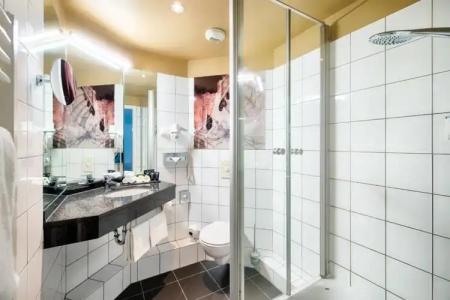 Leonardo Boutique Düsseldorf - 23