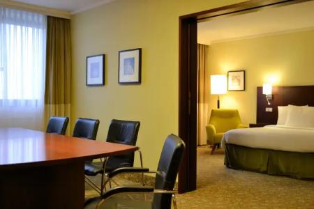 Courtyard by Marriott Duesseldorf Seestern - 4