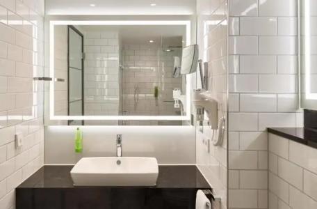 Courtyard by Marriott Duesseldorf Seestern - 8