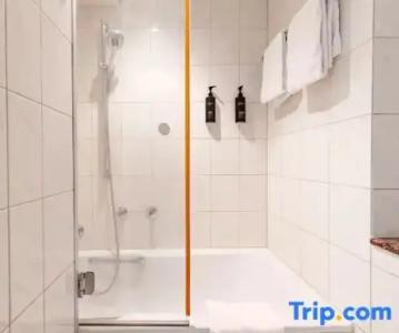 Garner Dusseldorf - Main Station by IHG - 67