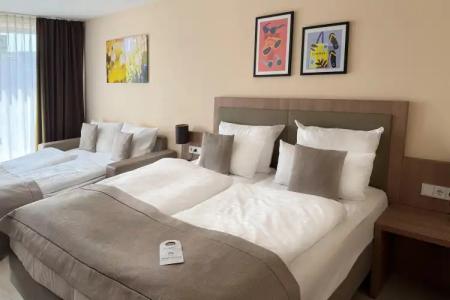 Garner Dusseldorf - Main Station by IHG - 5