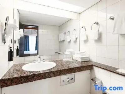 Garner Dusseldorf - Main Station by IHG - 56