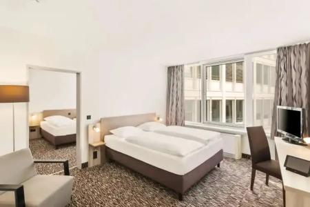 Park Inn by Radisson Dresden - 35