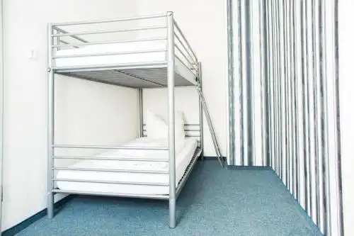Hostel & - 47