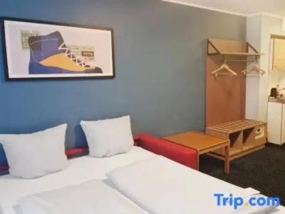 Garner BOCHUM by IHG - 185