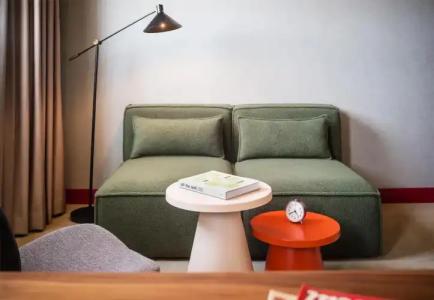 Me and All Berlin East Side, by Hyatt - 51