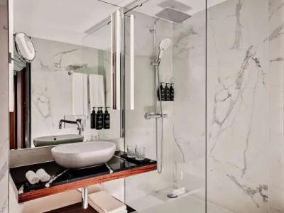 Radisson Collection, - 34