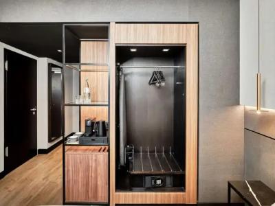 Radisson Collection, - 64