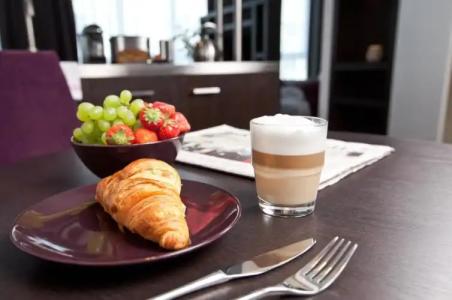 Goodman's Living - 64