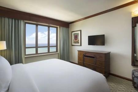 Hilton Grand Vacations Club Grand Waikikian - 30