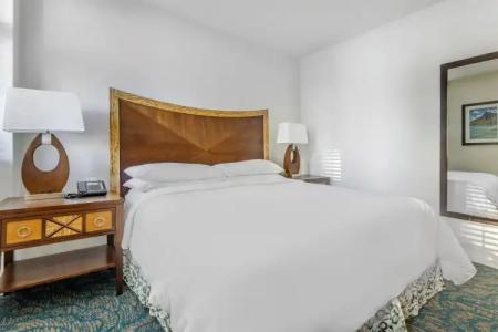 Hilton Grand Vacations Club at Hilton Hawaiian Village - Lgn Tower - 2