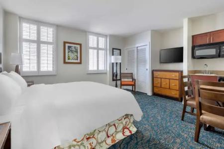 Hilton Grand Vacations Club at Hilton Hawaiian Village - Lgn Tower - 107