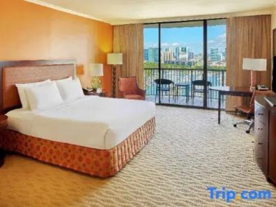 Hilton Hawaiian Village Waikiki Beach Resort - 57