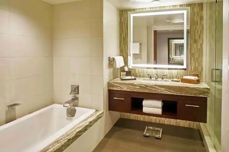 Hilton Hawaiian Village Waikiki Beach Resort - 393