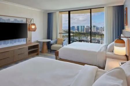 Hilton Hawaiian Village Waikiki Beach Resort - 12