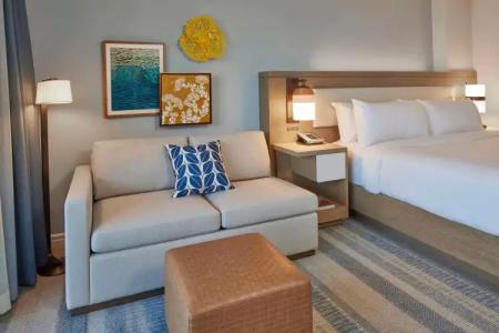 Hilton Hawaiian Village Waikiki Beach Resort - 9