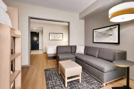 Hyatt Place at Anaheim Resort / Convention Center - 9