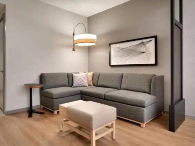 Hyatt Place at Anaheim Resort / Convention Center - 38