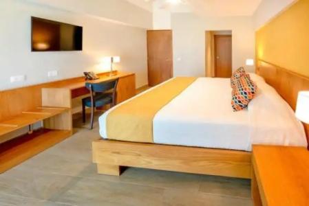 Coral Costa Caribe Beach Resort - All Inclusive - 44