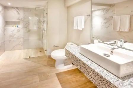 Coral Costa Caribe Beach Resort - All Inclusive - 45