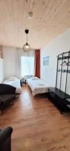 16eur - Fat Margaret's - 18