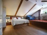 Sumptuous with Sauna Double Sky Parlor Floor