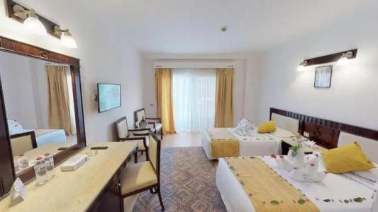 Falcon Naama Star - 62