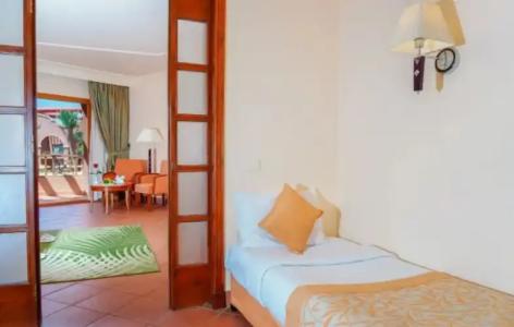 Charmillion Gardens Aquapark - 56