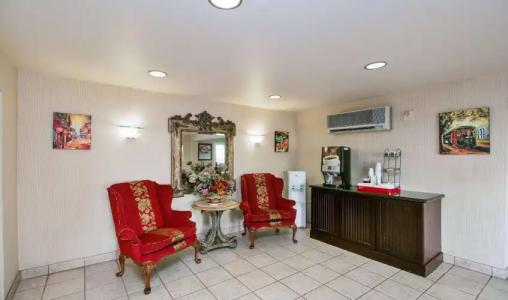 Red Roof Inn Las Vegas - 1