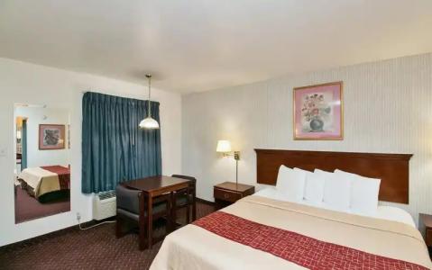 Red Roof Inn Las Vegas - 28