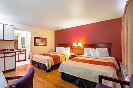 Red Roof Inn Las Vegas - 35