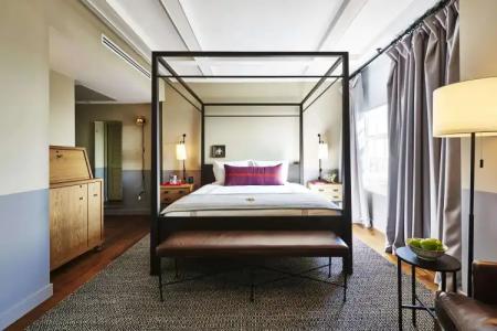 The Hollywood Roosevelt - 38