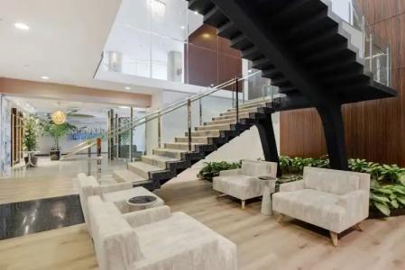 The Beverly Hilton - 17