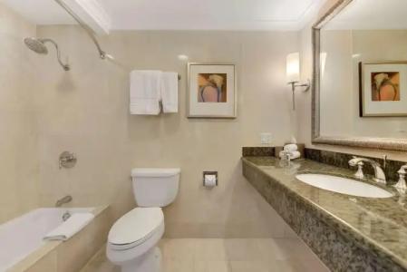 The Beverly Hilton - 39