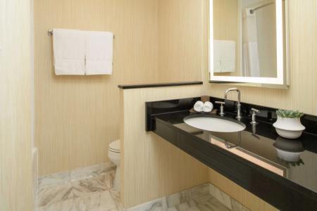 The Beverly Hilton - 9