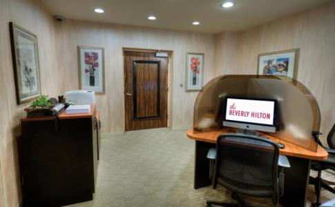 The Beverly Hilton - 23