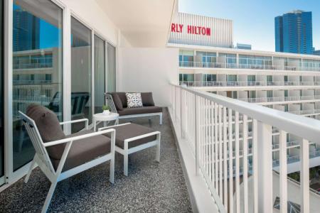 The Beverly Hilton - 7