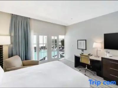 The Beverly Hilton - 96