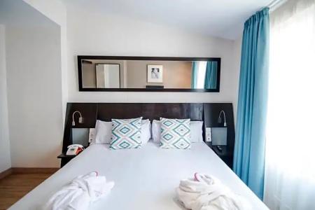 Petit Palace Plaza de la Reina - 24