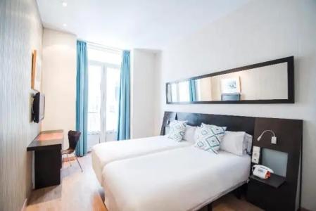 Petit Palace Plaza de la Reina - 36