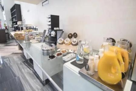 Petit Palace Plaza de la Reina - 12