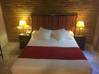 Ad Hoc Monumental 1881 - 3