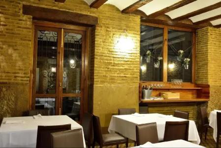 Ad Hoc Monumental 1881 - 25