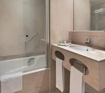 NH Valencia Center - 8