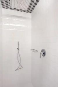 One Shot Reina Victoria - 55