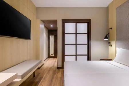 AC Valencia by Marriott - 11