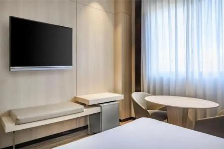 AC Valencia by Marriott - 8